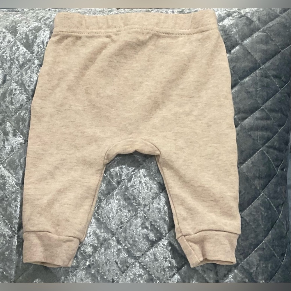 🔴Baby Onesie and Pants Set with Bunny Design🔴 - Picture 5 of 7